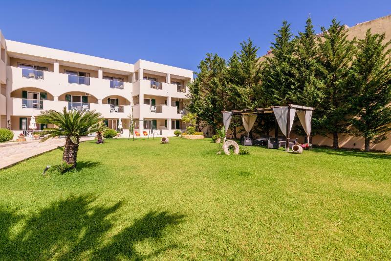 Remezzo Studios & Apartments Amoudi Exteriér fotografie