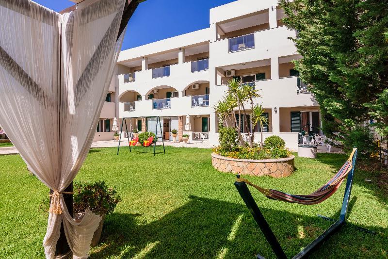 Remezzo Studios & Apartments Amoudi Exteriér fotografie