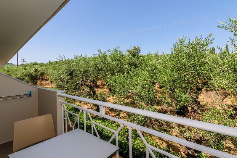 Remezzo Studios & Apartments Amoudi Exteriér fotografie